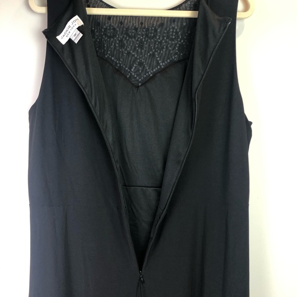 💥 Weekend Only Sale💥 Black Dress with Black and Silver Embelishments Size 20W - Picture 7 of 8